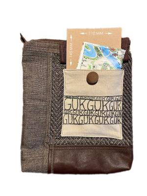 "Flickenwerk II mit Tasche" (grau-schwarz-weiß)  - HUNDEMOTIV